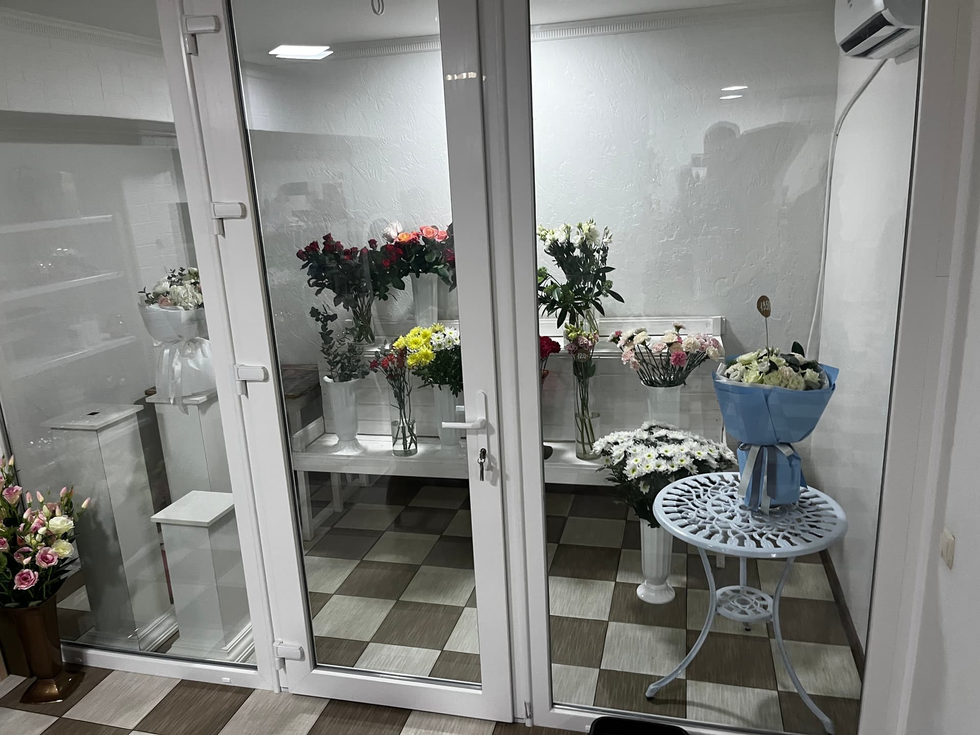 Квіти Вишневе