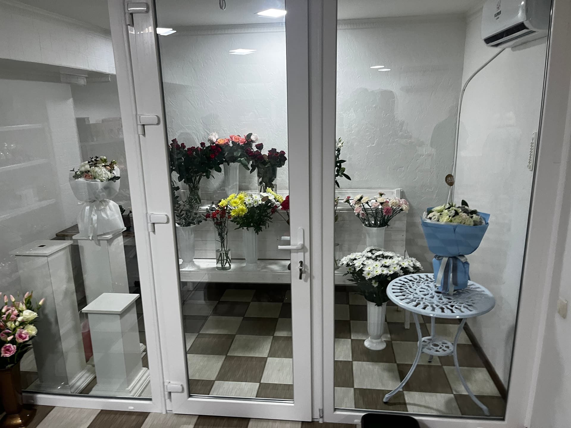 Квіти Вишневе