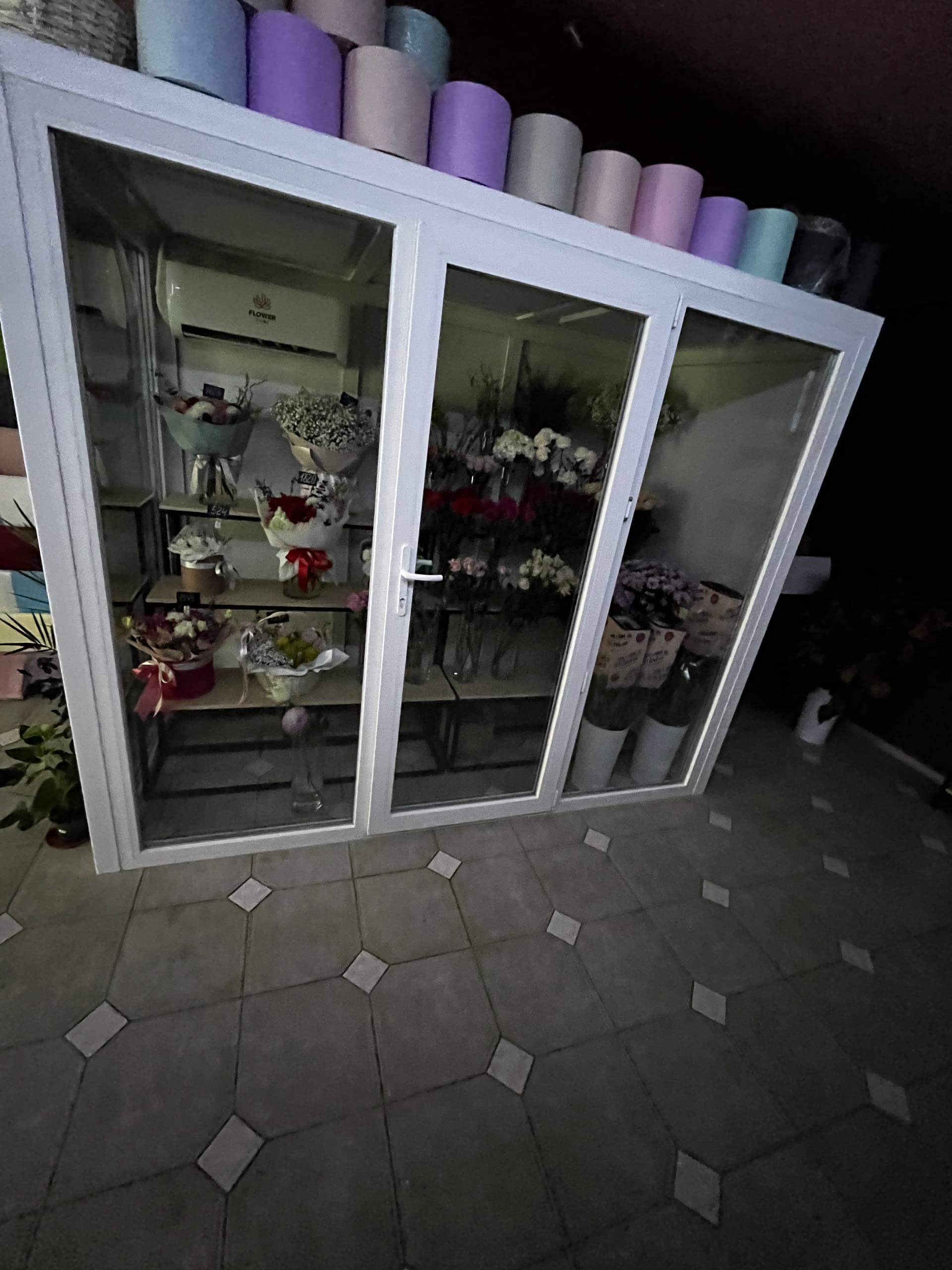 Острівний холодильник для квітів — мініатюра 4