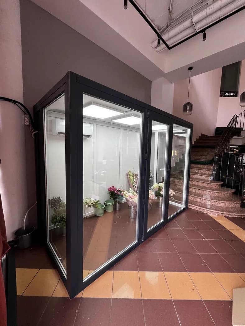 Квіти Дипломат Холл — фото 3