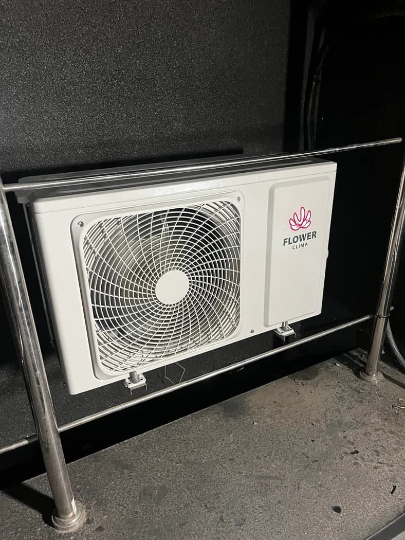 Холодильна камера для квітів — Квіти Требухів, Требухів — фото 1