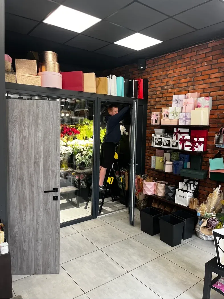 Холодильна камера для квітів — Квіти Республіка, Київ — фото 2